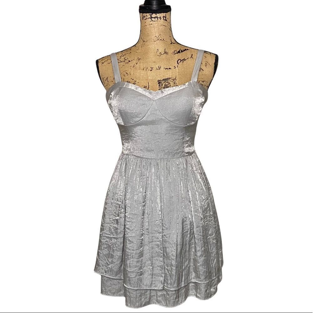 FOREVER21 SHIMMER BRA CUP SWEETHEART DRESS Small/Petite